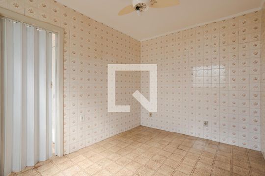 Cozinha de apartamento para alugar com 2 quartos, 68m² em Jardim do Salso, Porto Alegre