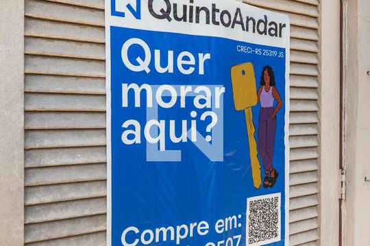 Plaquinha  de apartamento para alugar com 2 quartos, 68m² em Jardim do Salso, Porto Alegre