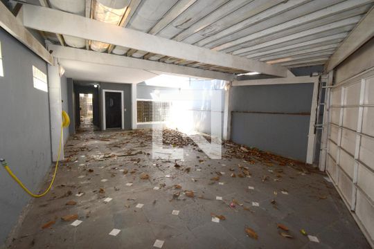 Garagem de casa à venda com 3 quartos, 195m² em Vila Sofia, São Paulo