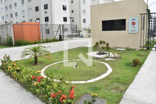 Fachada do condomínio de apartamento para alugar com 2 quartos, 60m² em Guaratiba, Rio de Janeiro