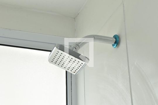 Chuveiro de apartamento para alugar com 2 quartos, 60m² em Guaratiba, Rio de Janeiro