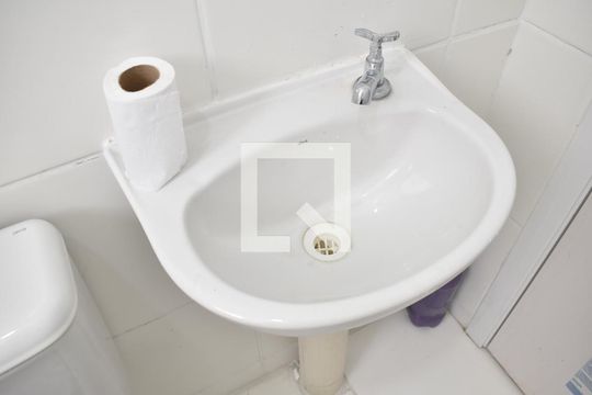 Pia de apartamento para alugar com 2 quartos, 60m² em Guaratiba, Rio de Janeiro