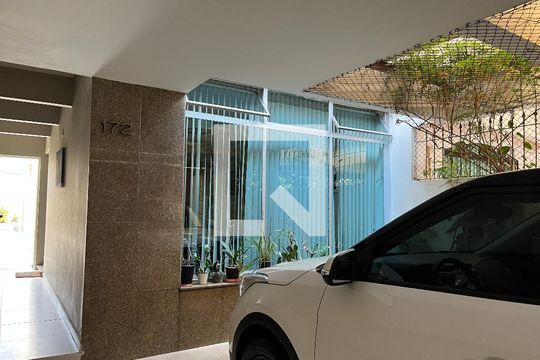 Garagem de casa à venda com 4 quartos, 200m² em Vila Clementino, São Paulo
