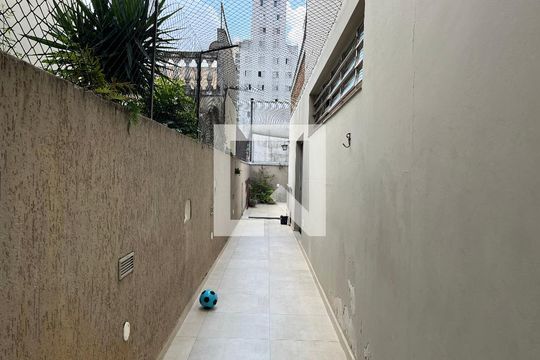 Área externa de casa à venda com 4 quartos, 200m² em Vila Clementino, São Paulo