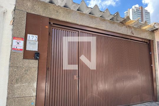 Fachada de casa à venda com 4 quartos, 200m² em Vila Clementino, São Paulo