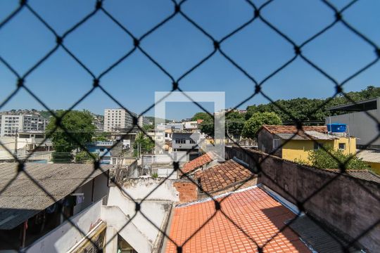 Vista do Quarto 2 de apartamento à venda com 2 quartos, 60m² em Olaria, Rio de Janeiro