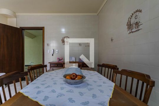 Copa de casa para alugar com 4 quartos, 600m² em Vila Oliveira, Mogi das Cruzes