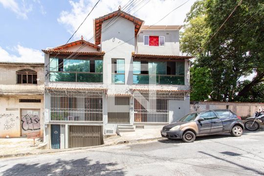 Fachada de kitnet/studio à venda com 1 quarto, 360m² em Dom Silverio, Belo Horizonte