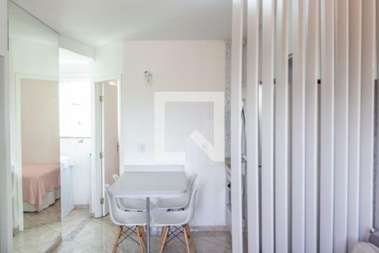 Sala/Cozinha de apartamento à venda com 2 quartos, 35m² em Vila Esperança, São Paulo