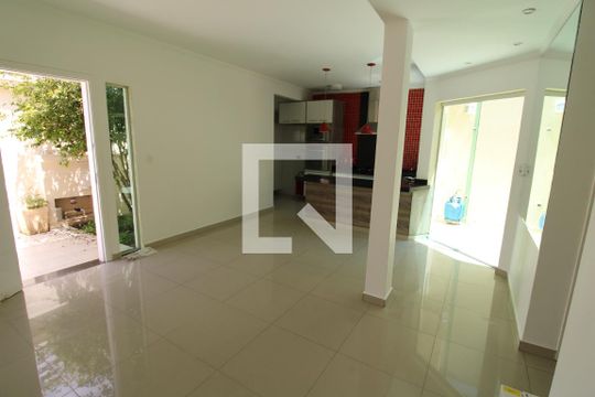 Casa à venda com 3 quartos, 200m² em Parada Inglesa, São Paulo