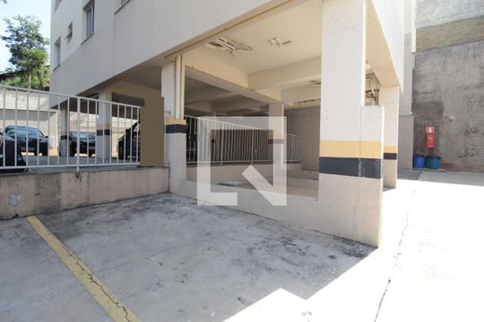 Garagem de apartamento para alugar com 2 quartos, 55m² em Manacás, Belo Horizonte