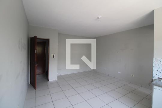 Quarto de kitnet/studio para alugar com 1 quarto, 23m² em Cidade Dutra, São Paulo
