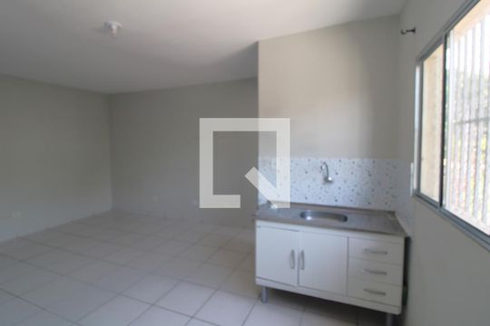 Cozinha de kitnet/studio para alugar com 1 quarto, 23m² em Cidade Dutra, São Paulo