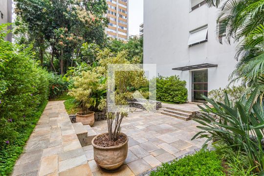 Área comum - Área verde de apartamento para alugar com 3 quartos, 110m² em Cerqueira César, São Paulo