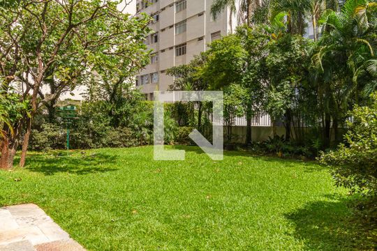 Área comum - Área verde de apartamento para alugar com 3 quartos, 110m² em Cerqueira César, São Paulo