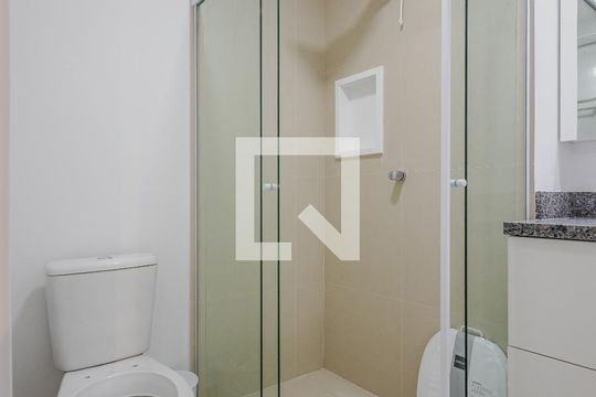 Banheiro de apartamento para alugar com 1 quarto, 38m² em Pinheiros, São Paulo