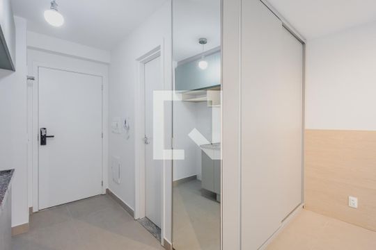 Cozinha de apartamento para alugar com 1 quarto, 38m² em Pinheiros, São Paulo