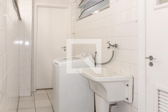 Área de Serviço de apartamento para alugar com 3 quartos, 134m² em Itaim Bibi, São Paulo
