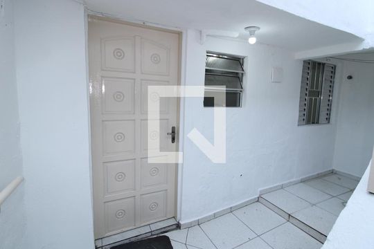 Quintal de casa para alugar com 1 quarto, 60m² em Vila Ede, São Paulo