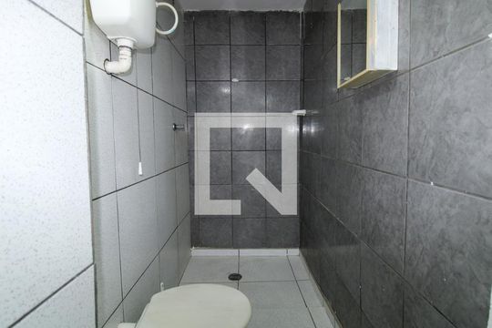 Banheiro da Suíte de casa para alugar com 1 quarto, 60m² em Vila Ede, São Paulo