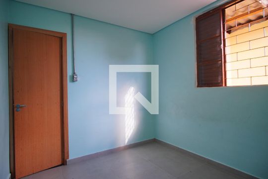 Quarto  de apartamento à venda com 1 quarto, 55m² em Rubem Berta, Porto Alegre