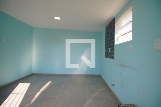 Cozinha de apartamento à venda com 1 quarto, 55m² em Rubem Berta, Porto Alegre