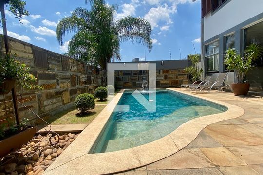 Piscina de casa à venda com 5 quartos, 434m² em Belvedere, Belo Horizonte