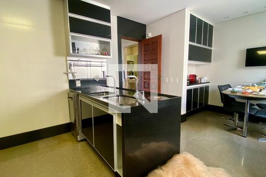Cozinha de casa à venda com 5 quartos, 434m² em Belvedere, Belo Horizonte