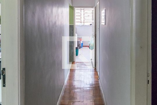 Corredor de apartamento para alugar com 2 quartos, 100m² em Brás de Pina, Rio de Janeiro