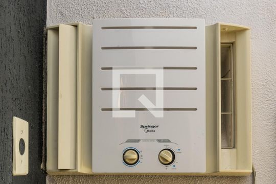 Quarto 1 de apartamento para alugar com 2 quartos, 100m² em Brás de Pina, Rio de Janeiro