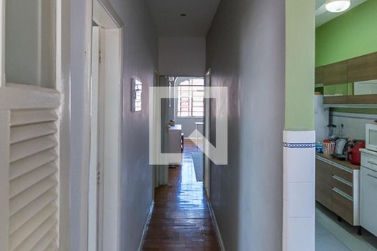 Corredor de apartamento para alugar com 2 quartos, 100m² em Brás de Pina, Rio de Janeiro
