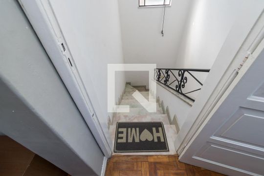 Sala - Escada de acesso de apartamento para alugar com 2 quartos, 100m² em Brás de Pina, Rio de Janeiro