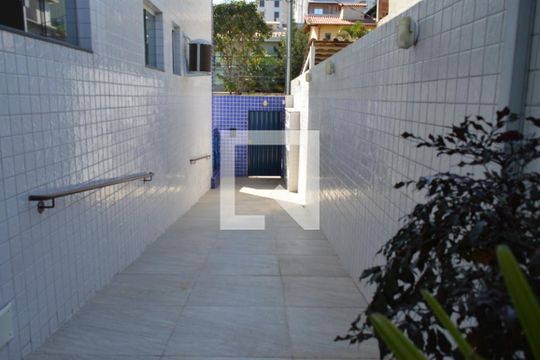 Entrada de pedestres de apartamento à venda com 3 quartos, 83m² em Europa, Contagem