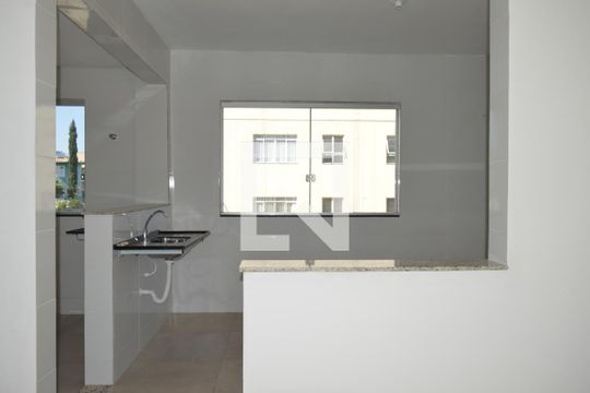 Cozinha de apartamento à venda com 3 quartos, 83m² em Europa, Contagem