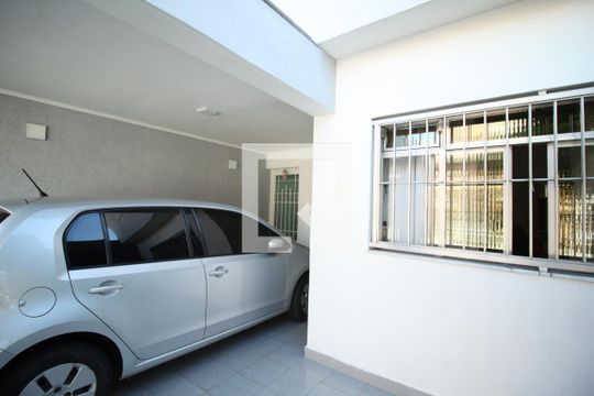 Garagem de casa à venda com 3 quartos, 180m² em Vila Oratório, São Paulo