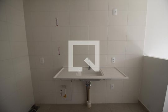 Cozinha de apartamento para alugar com 1 quarto, 26m² em Jardim Itacolomi, São Paulo