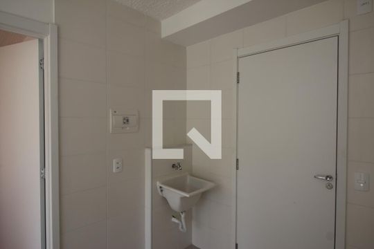 Área de Serviço de apartamento para alugar com 1 quarto, 26m² em Jardim Itacolomi, São Paulo