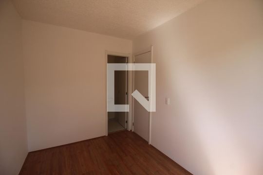 Quarto 1 de apartamento para alugar com 1 quarto, 26m² em Jardim Itacolomi, São Paulo