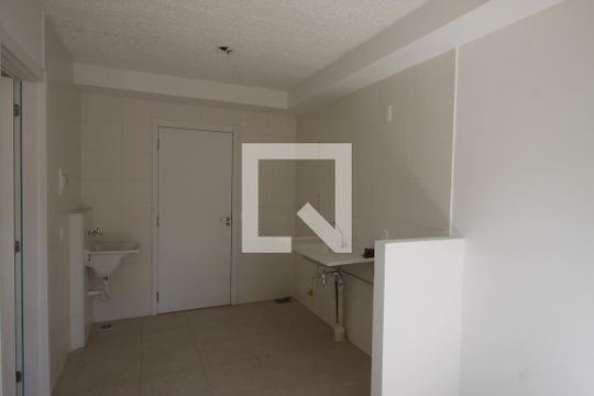 Sala de apartamento para alugar com 1 quarto, 26m² em Jardim Itacolomi, São Paulo