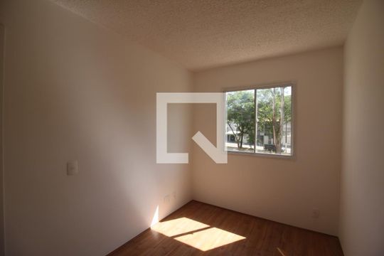 Quarto 1 de apartamento para alugar com 1 quarto, 26m² em Jardim Itacolomi, São Paulo