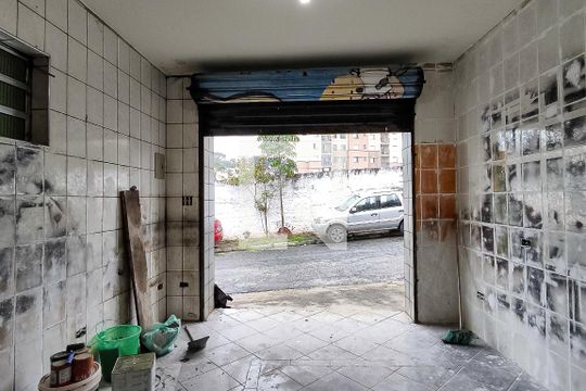 Garagem  de casa à venda com 4 quartos, 100m² em Saúde, São Paulo