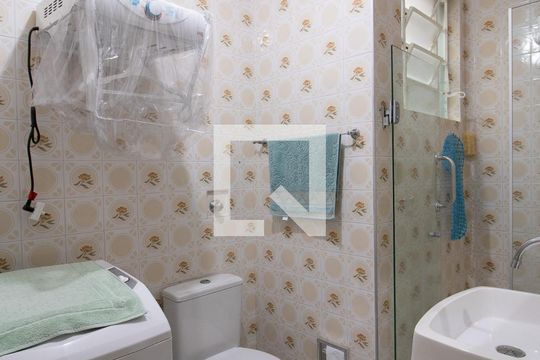 Banheiro de apartamento à venda com 2 quartos, 63m² em Passo D’areia, Porto Alegre