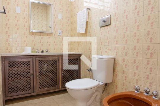 Lavabo de casa à venda com 4 quartos, 258m² em Bom Jesus, Porto Alegre