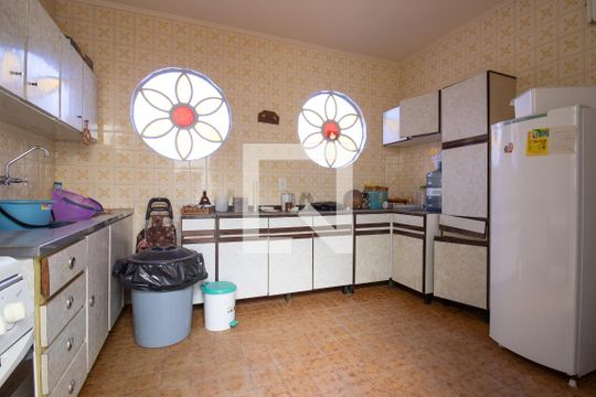 Cozinha de casa à venda com 4 quartos, 258m² em Bom Jesus, Porto Alegre