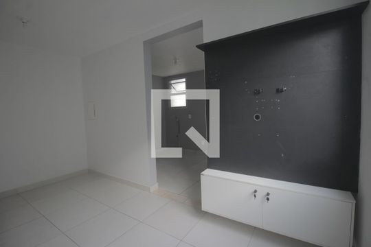 Sala de apartamento à venda com 2 quartos, 47m² em Olaria, Canoas