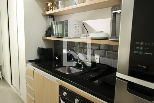 Cozinha de kitnet/studio à venda com 1 quarto, 25m² em Indianópolis, São Paulo