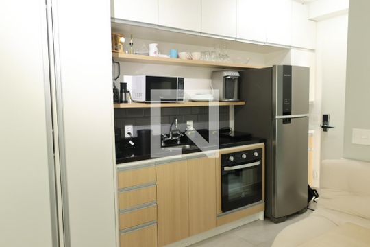 Cozinha de kitnet/studio à venda com 1 quarto, 25m² em Indianópolis, São Paulo
