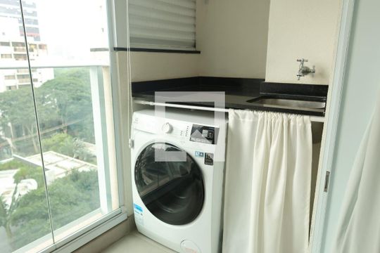Lavanderia de kitnet/studio à venda com 1 quarto, 25m² em Indianópolis, São Paulo