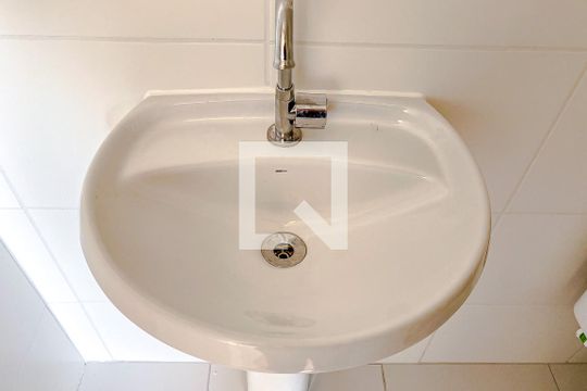 Banheiro da Suíte de apartamento para alugar com 1 quarto, 24m² em Vila Claudia, São Paulo