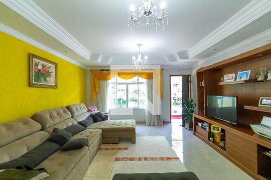 Sala de casa à venda com 3 quartos, 221m² em Jardim Calux, São Bernardo do Campo